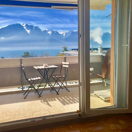 With View | 102 *