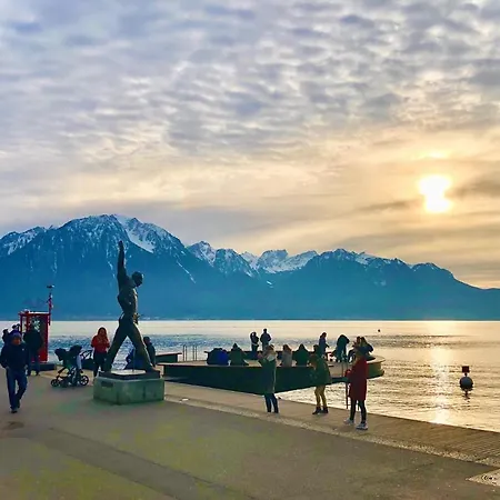 Appartamento With View | 102 Montreux